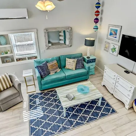 Turtle Loft - Charming Oceanfront Loft - Multiple Decks - Private Beach Access
